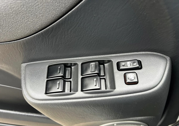 Toyota RAV4 cena 27900 przebieg: 199000, rok produkcji 2005 z Łask małe 301